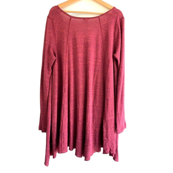 We The Free People Oversized Waffle Knit Top Size Medium Red Asymmetrical Hem - Picture 2 of 10